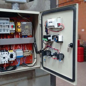 Painel de distribuição de energia Painel de distribuição de energia
