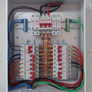 Quadros e painéis elétricos Quadros e painéis elétricos